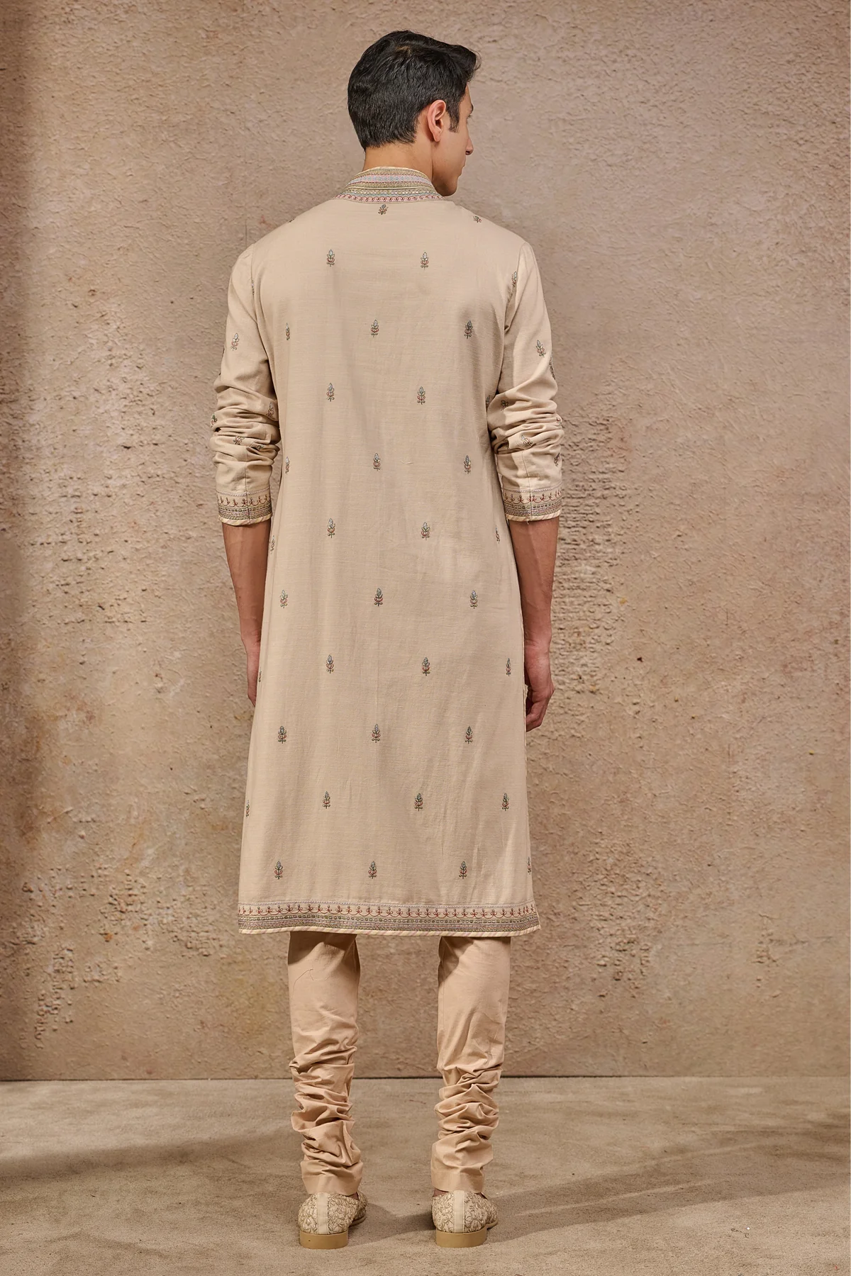 Languid Summer Classic Buta Motif Embroidered Kurta - Image 4