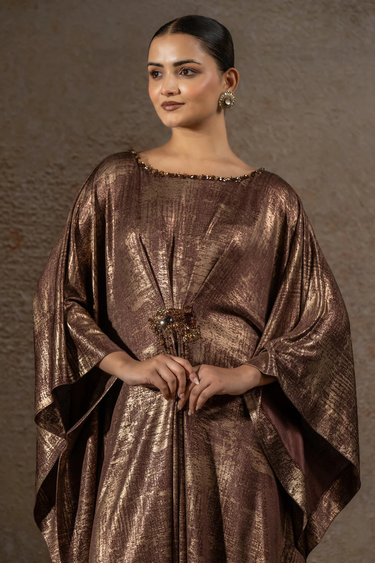 Golden Light Classic draped dress with brooch - Image 3