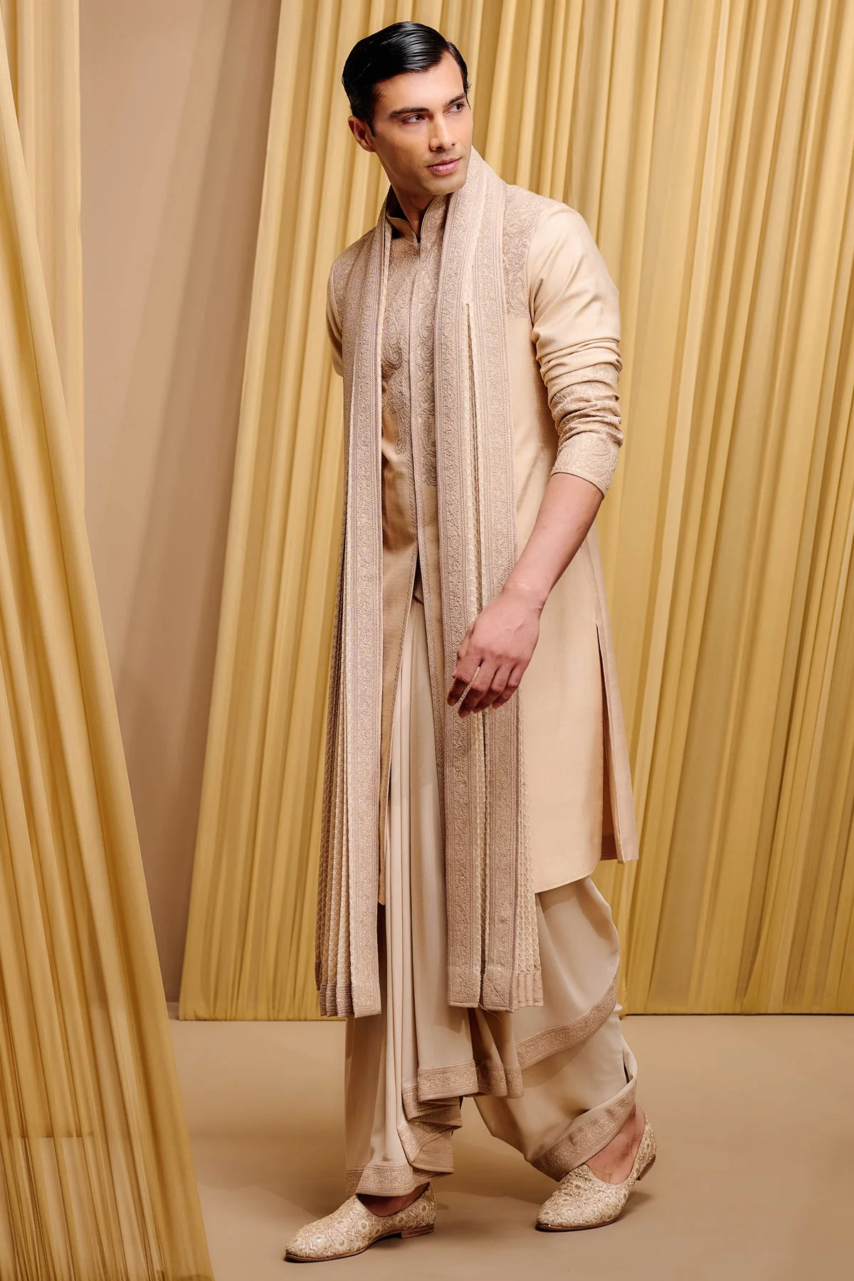 Otherworldly Classic Embroidered Kurta Set - Image 2