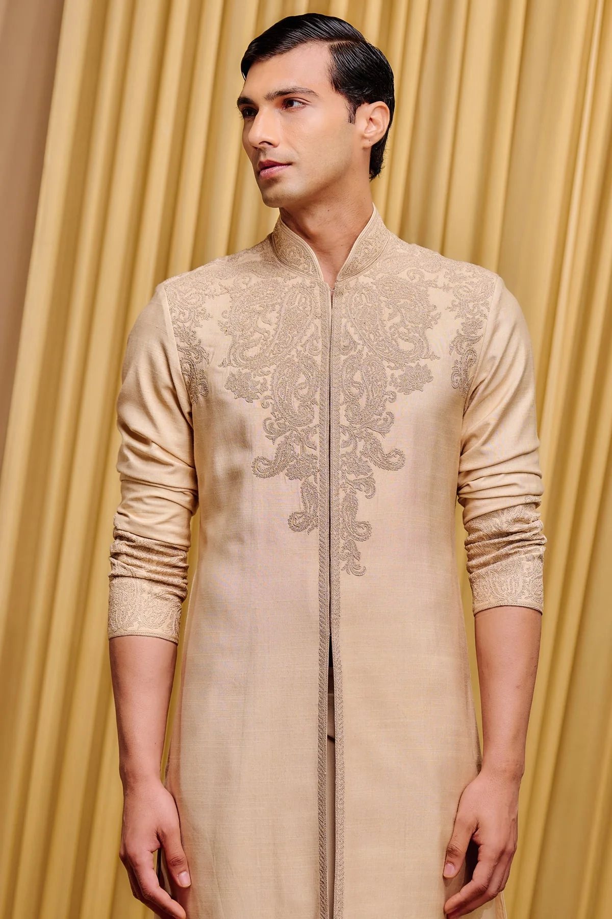 Otherworldly Classic Embroidered Kurta Set - Image 3