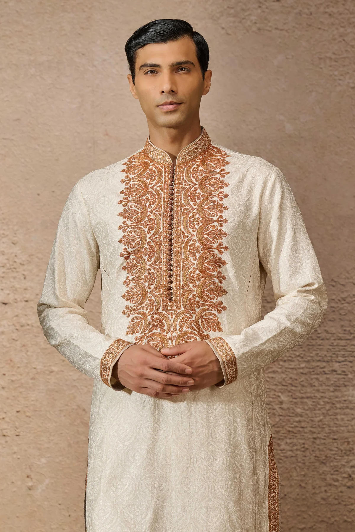 Otherworldly Classic Embroidered Kurta Set - Image 3