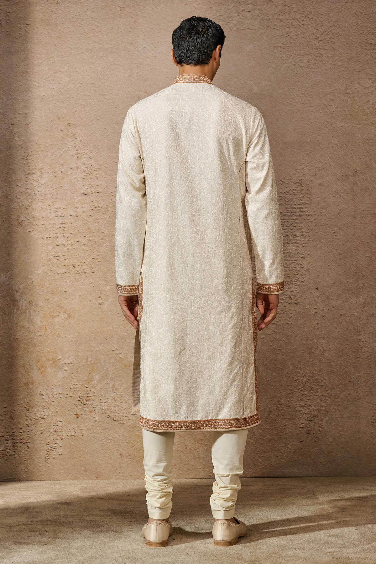 Otherworldly Classic Embroidered Kurta Set - Image 4