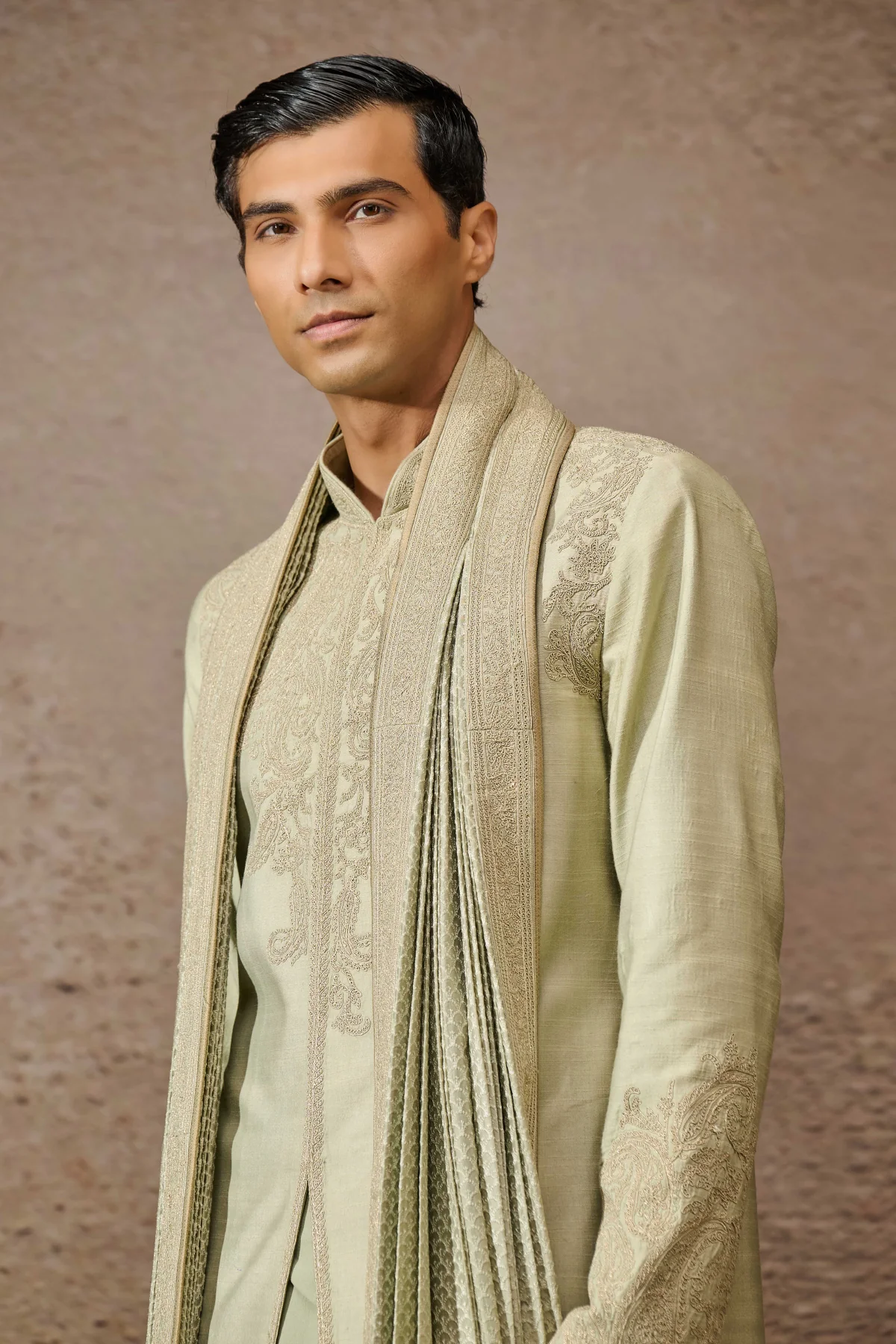 Otherworldly Classic Embroidered Kurta Set - Image 3
