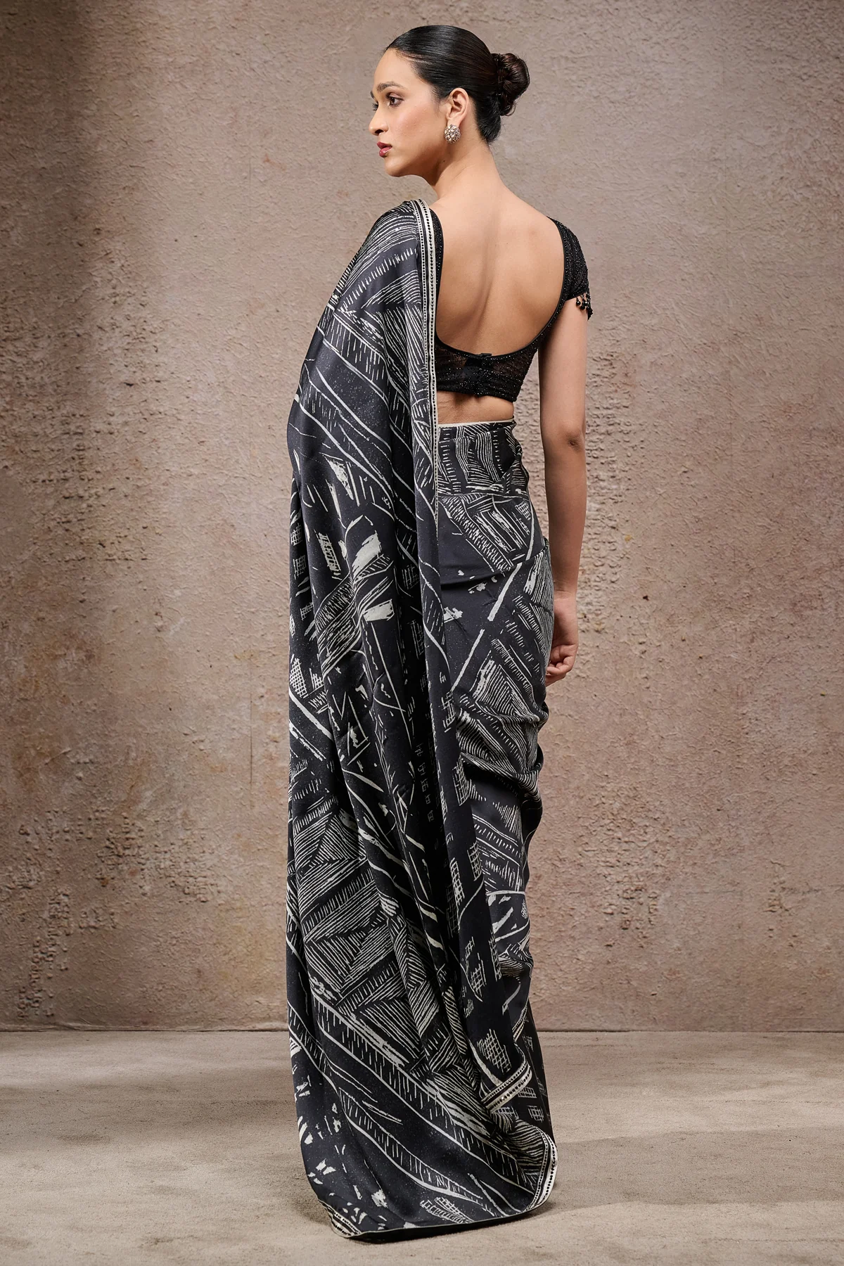 Golden Light Classic Printed Saree - Image 5