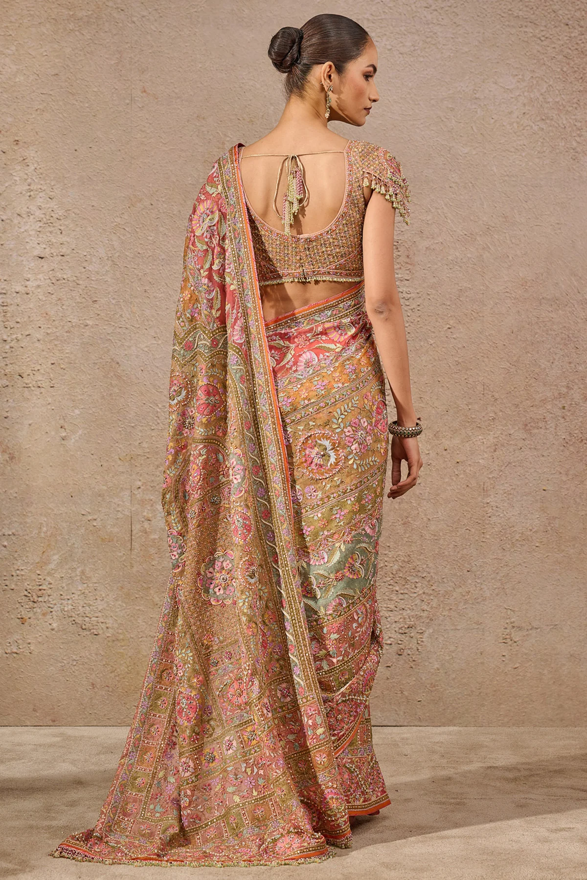 Timeless Floral Motif Aari Bridal Saree - Image 4