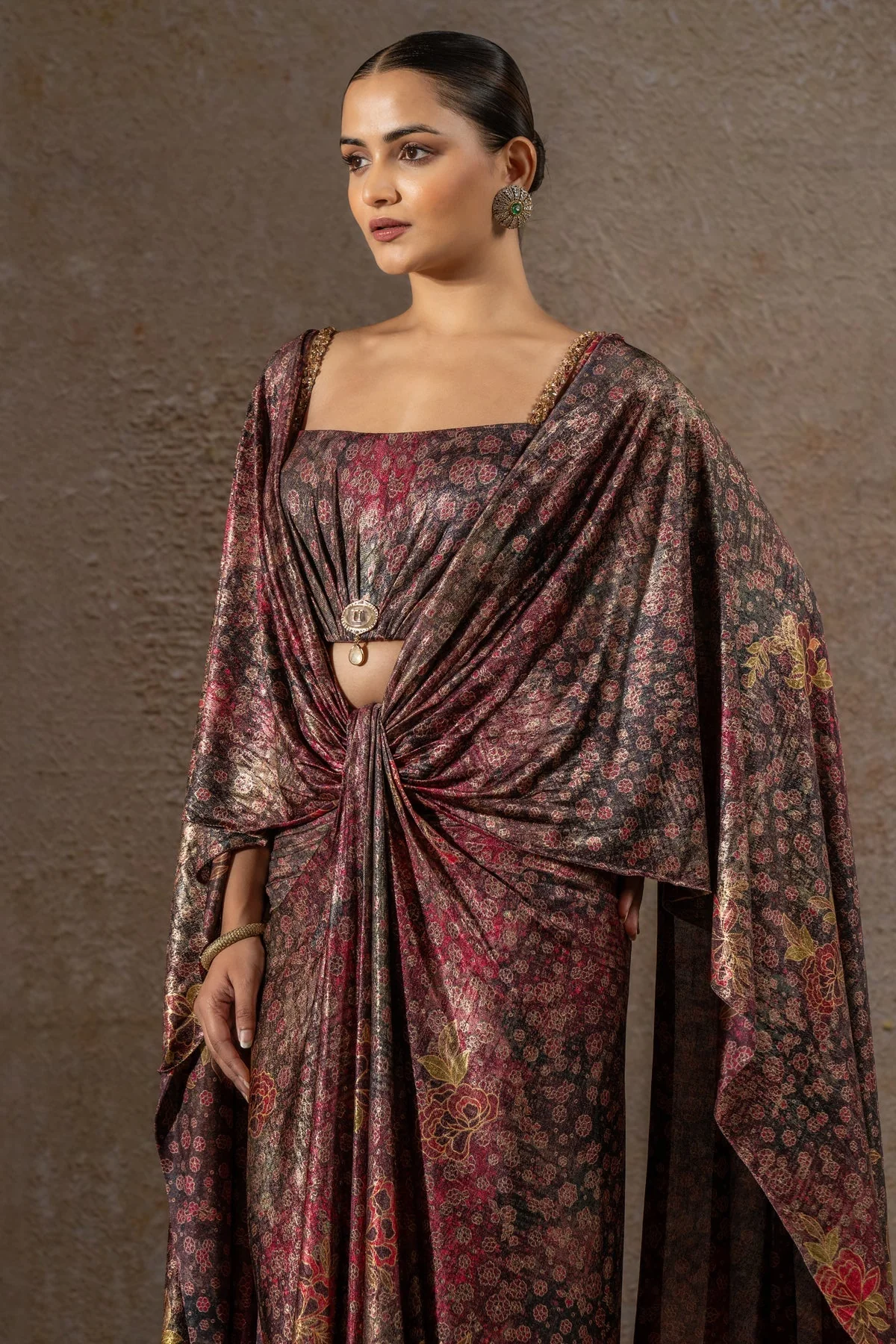 Golden Light Floral Motif Concept Saree - Image 4