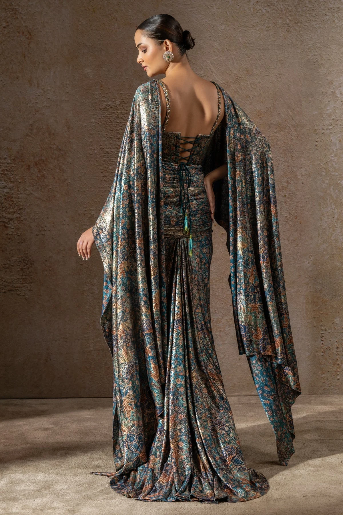 Golden Light Floral Motif Concept Saree - Image 7